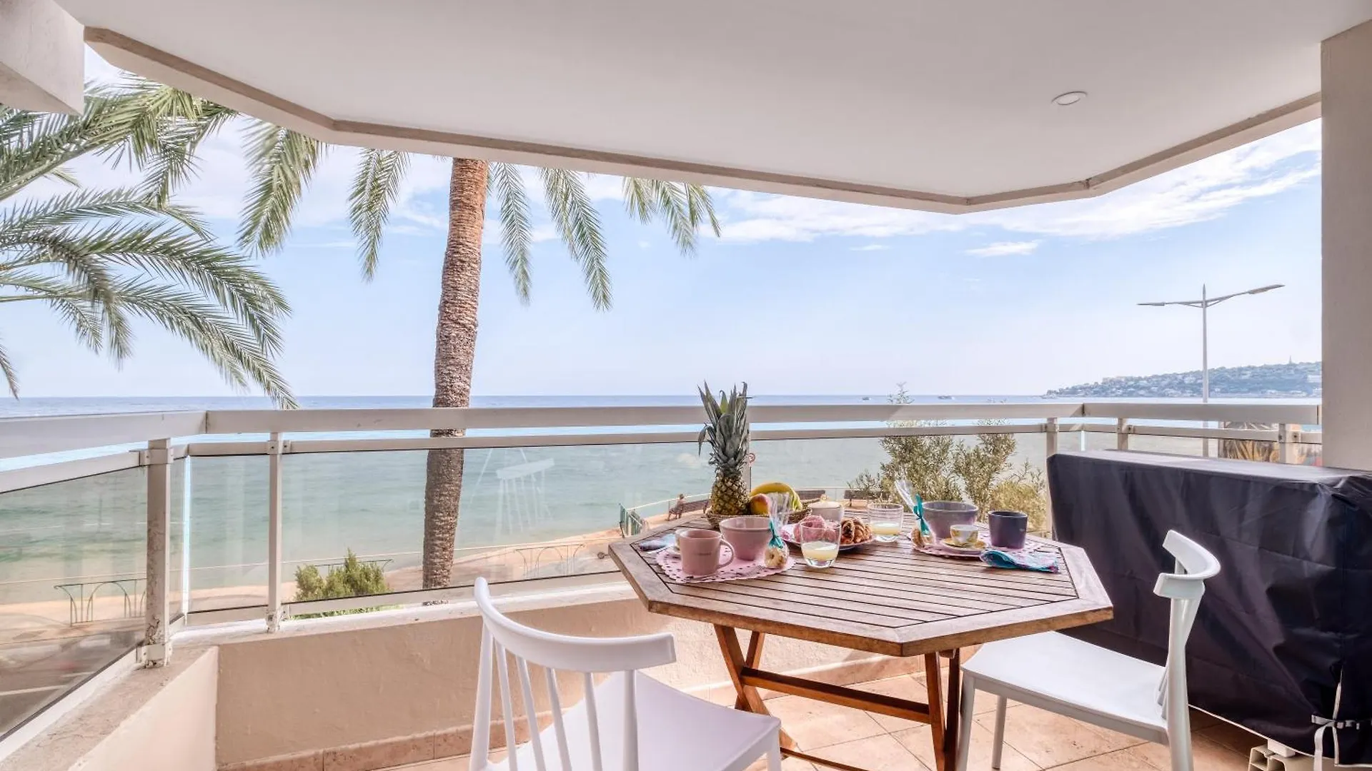Rives D'Azur Apt - Happy Rentals Menton Apartment